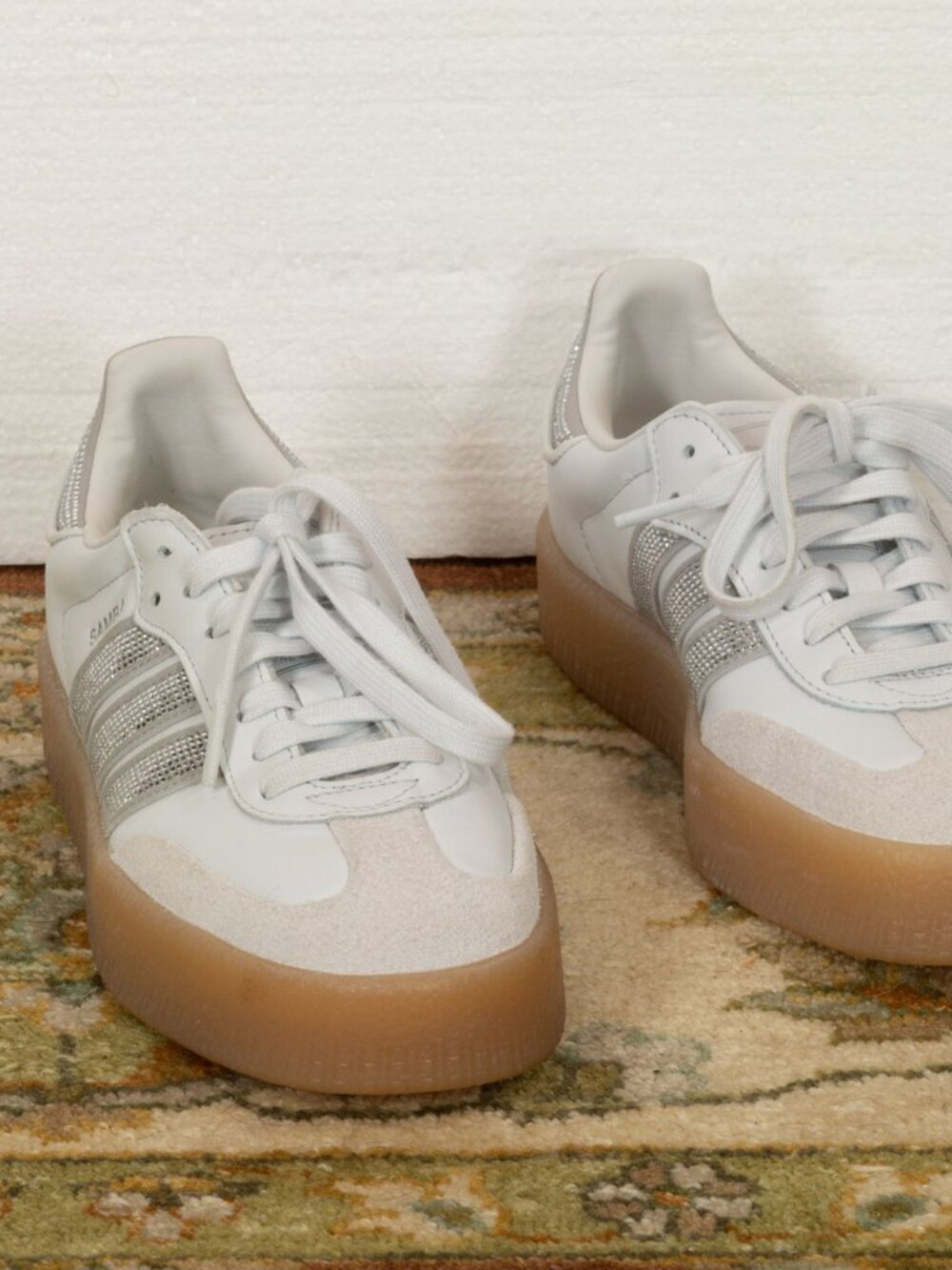 NEW ADIDAS ORIGINALS SAMBAE W SNEAKERS CRYSTAL WHITE SIZE 7 SOLD OUT - Picture 4 of 8
